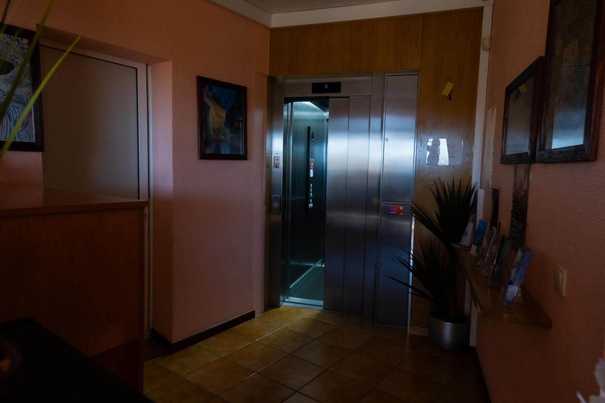 Residencial Familia Hotel Machico  Exterior photo