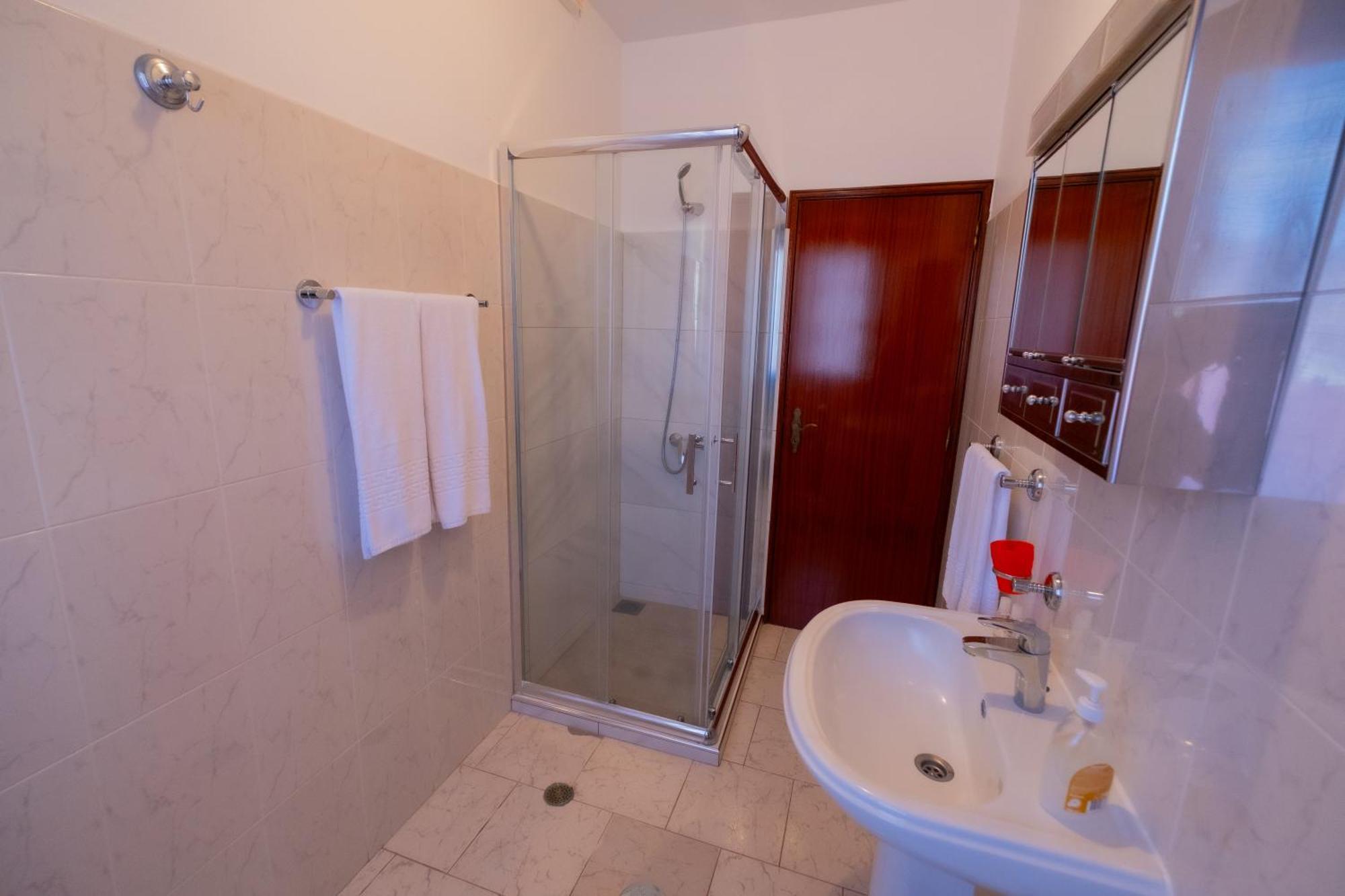 Residencial Familia Hotel Machico  Exterior photo