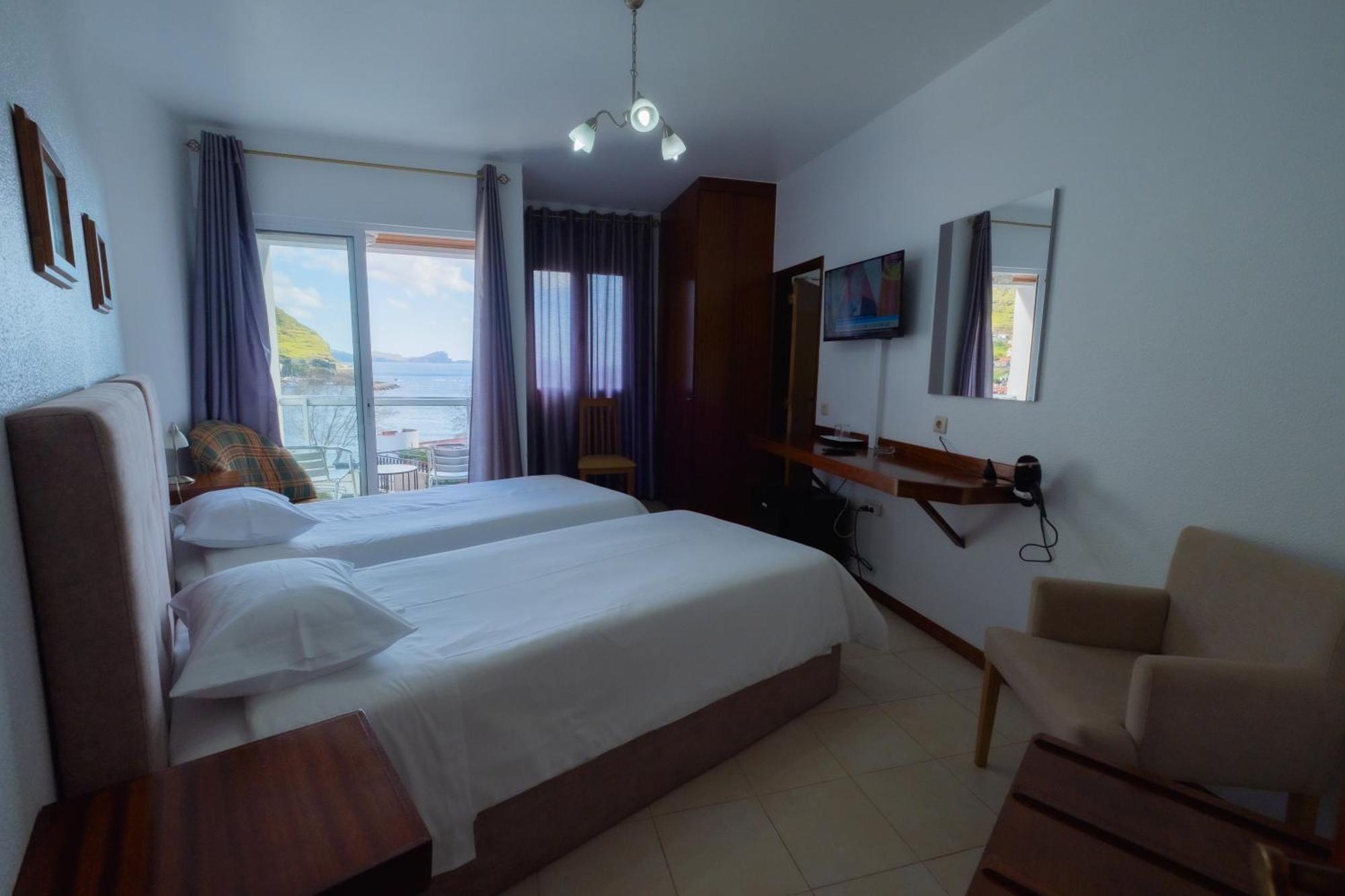 Residencial Familia Hotel Machico  Exterior photo