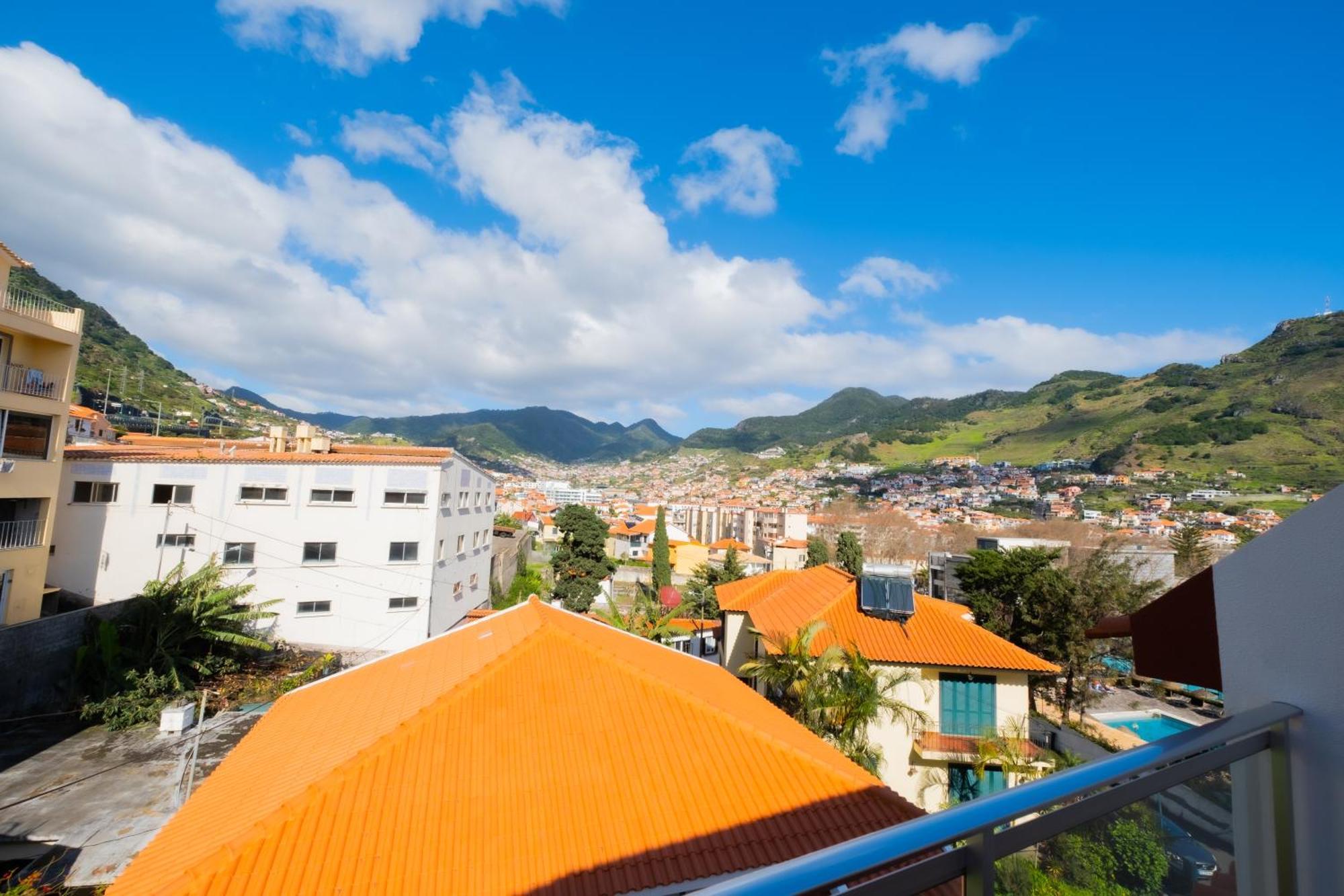 Residencial Familia Hotel Machico  Exterior photo