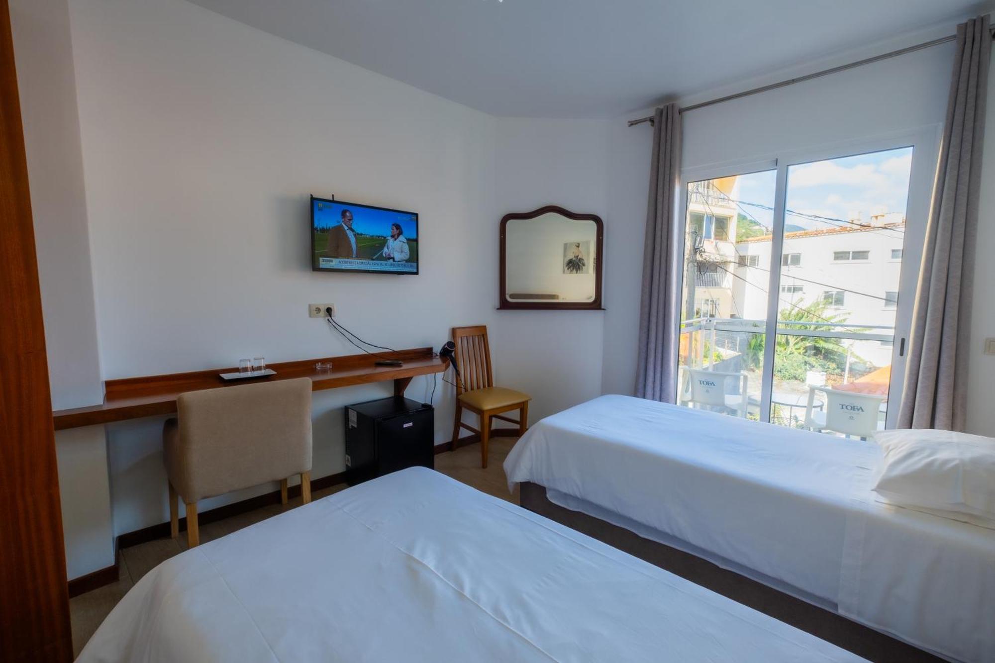 Residencial Familia Hotel Machico  Exterior photo