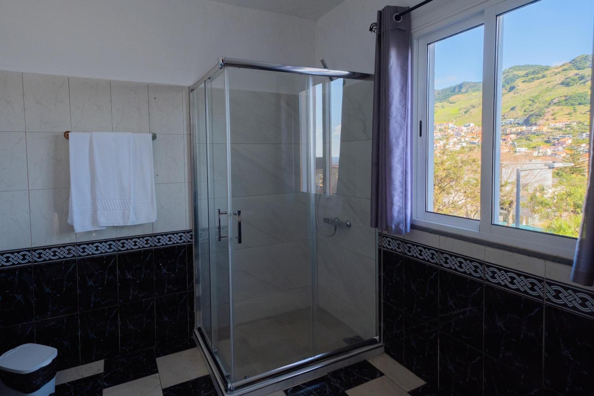 Residencial Familia Hotel Machico  Exterior photo