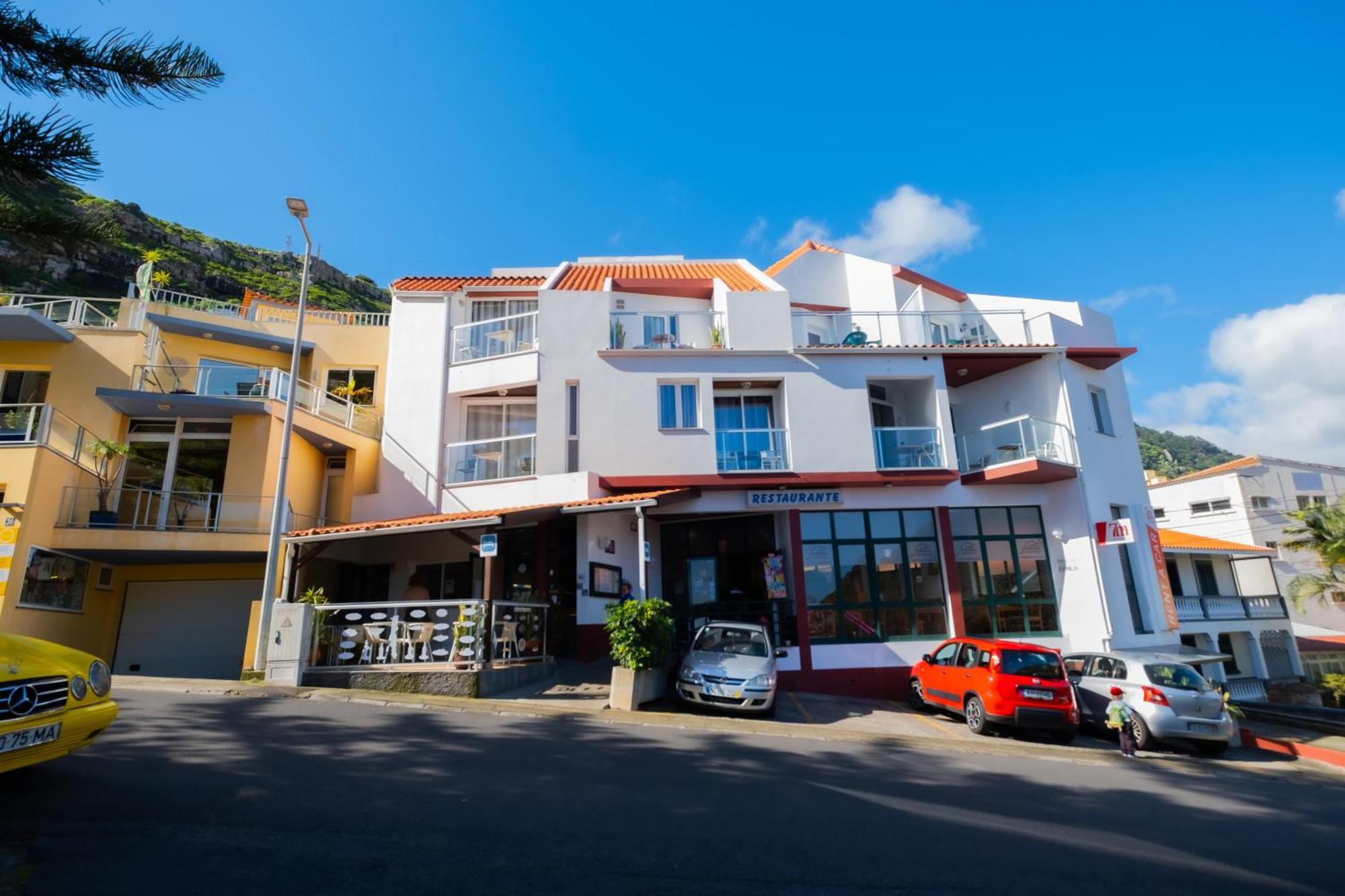 Residencial Familia Hotel Machico  Exterior photo