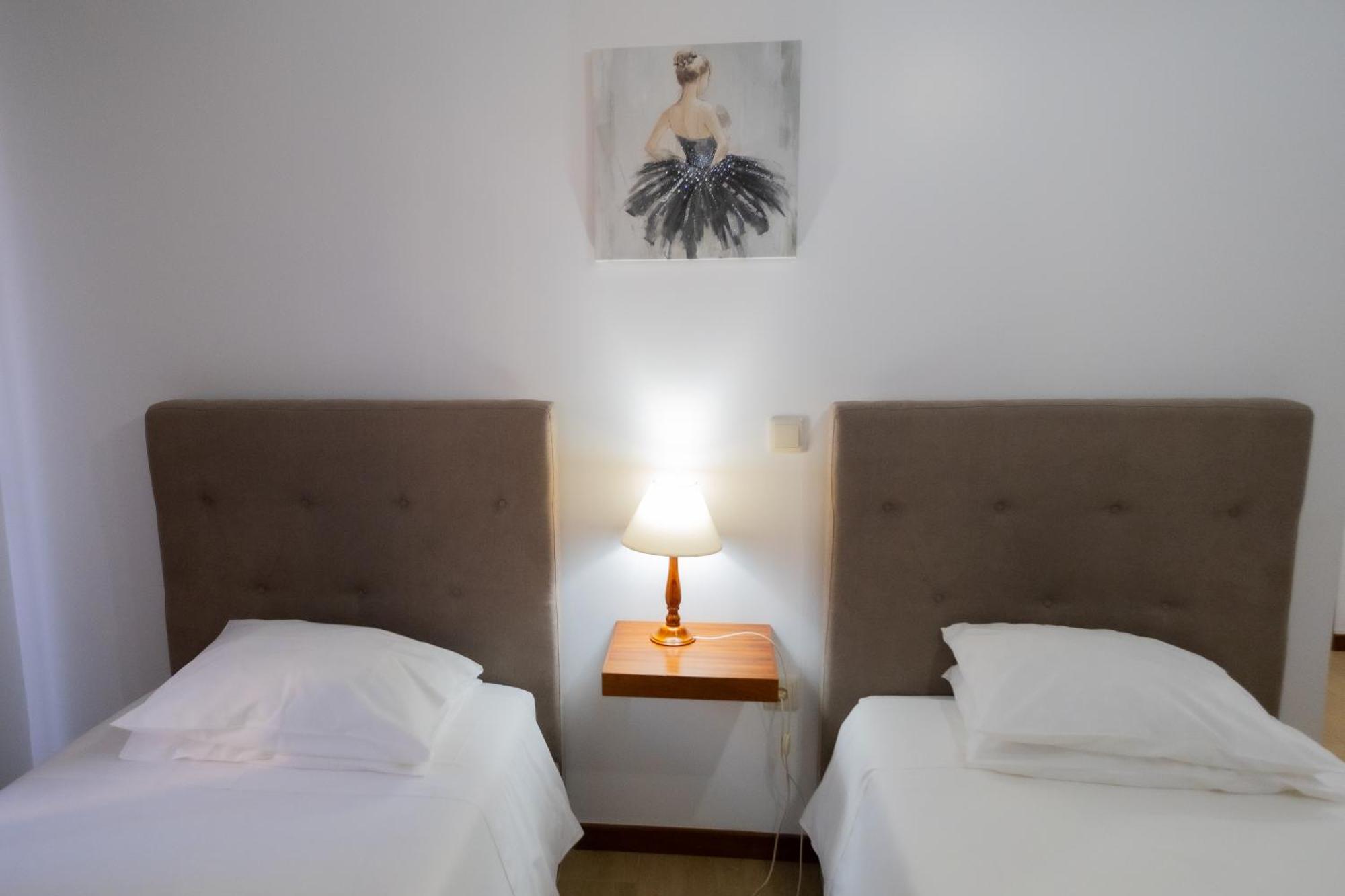 Residencial Familia Hotel Machico  Exterior photo